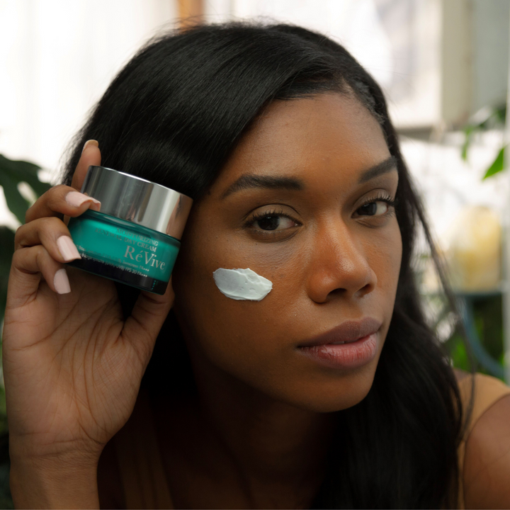 Moisturizing Renewal Day Cream / SPF 30 Broad Spectrum UVA & UVB Sunscreen
